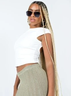 Princess Polly Solita Top White 11 Princess Polly Solita Top White -Chic Clothing Shop 3 modelinfo lola us4 60e5938c 60bf 4c98 9f60 5a1d0427615b