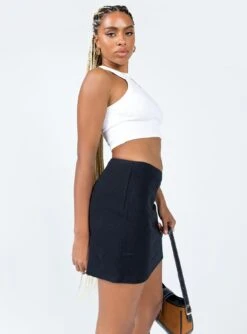 Leo Mini Skirt Black -Chic Clothing Shop 3 modelinfo lola us4 65ff9d53 a3f6 4e50 bca9 e937c58d8f07