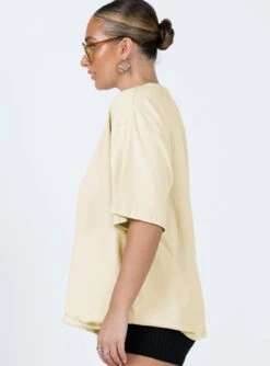 Princess Polly Yosemite Tee Beige -Chic Clothing Shop 3 modelinfo mikayla us6 99f7c910 8004 4877 ad40 e2a3d22698a8
