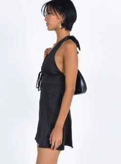 Lanier Mini Dress Black -Chic Clothing Shop 3 modelinfo millicent us2 e68d1166 af01 40d2 ac77 13a8650ba02e