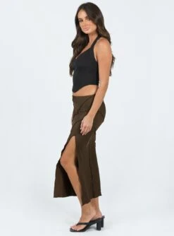 Erika Midi Skirt Brown 6 Erika Midi Skirt Brown -Chic Clothing Shop 3 modelinfo nat us2 fdf69c22 85cd 495c a6eb dfc49c02f38f
