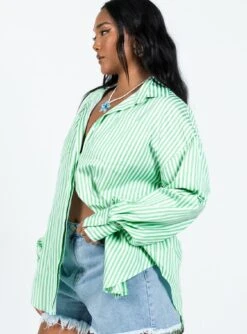 Princess Polly Swindon Shirt Green Stripe -Chic Clothing Shop 3 modelinfo rheanna us6 b5578506 249c 49d7 a587 3a5555eefb99