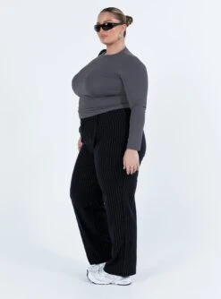 Titius Pants Black Curve 11 Titius Pants Black Curve -Chic Clothing Shop 3 modelinfo riley us14 e75f05a1 296b 4f4f a261 28b16b1621d7