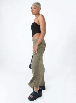 Princess Polly Belle Knit Maxi Skirt Khaki 8 Princess Polly Belle Knit Maxi Skirt Khaki -Chic Clothing Shop 3 modelinfo sarah us6 jpg