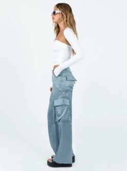 Zora Satin Cargo Pant Blue 6 Zora Satin Cargo Pant Blue -Chic Clothing Shop 3 modelinfo saskia us2 ffb272d4 92e0 4d62 a9ac dfea55f538fe