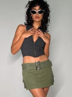 Princess Polly Iconic Cargo Mini Skirt Khaki -Chic Clothing Shop 3 modelinfo tamika us2 509c6b2b 639e 4007 9673 31b64b3794ec