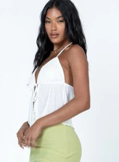 Princess Polly Chantria Top White -Chic Clothing Shop 3 modelinfo yarelis us2 f4148805 3e1c 4c5c 9076 e8f2c36b49b8