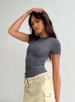 Lowell Top Grey 8 Lowell Top Grey -Chic Clothing Shop 4 model info Josephine us2 1ac64c00 862d 4e7f b1ee 9b9ef570da71