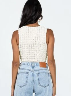 Princess Polly Kendrick Top Cream -Chic Clothing Shop 4 modelinfo Amelia us2 d5dcc6c8 4f82 4e79 a58e e7ed46d2725f