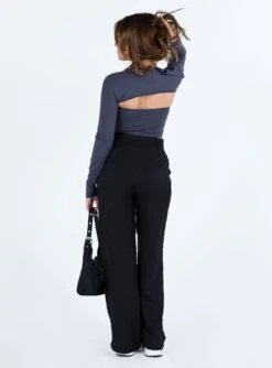 Kacey Pants Black Petite -Chic Clothing Shop 4 modelinfo Belle us2 c142a9ef 78a6 44cc 9633 b57bd59dfd35