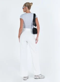 Archer Pants White Tall -Chic Clothing Shop 4 modelinfo Chelsea us6 32d4abbd 8d30 49cf 9b4f c40920982ee4