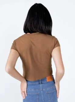Bye Babe Shrunken Tee Brown -Chic Clothing Shop 4 modelinfo Elle us4 9872c330 654b 492c 85de 64be01875bd2