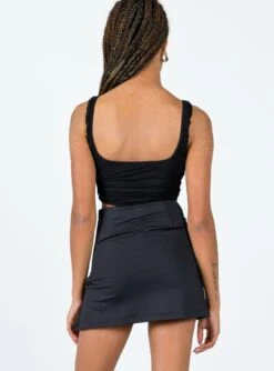 Helenna Skort Black -Chic Clothing Shop 4 modelinfo Jenaya us2 6554c0ca e354 4f78 a11d f4ac6330cbe6
