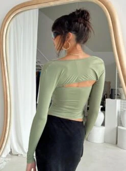 Moran Two Piece Bolero Top Sage -Chic Clothing Shop 4 modelinfo Josephine us2 19668a3a be1b 4e89 ad15 9e9e484884e4