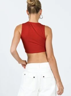 Princess Polly Happy Garden Tank Top Multi -Chic Clothing Shop 4 modelinfo Kiana us2 cc7a8ad0 aadc 4d3b ac95 b2ab8fae02e9