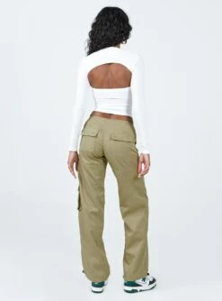 Motel Xander Trouser Taupe -Chic Clothing Shop 4 modelinfo Kristen us2 2a973df2 78de 4ad8 a11c de372bdffc68