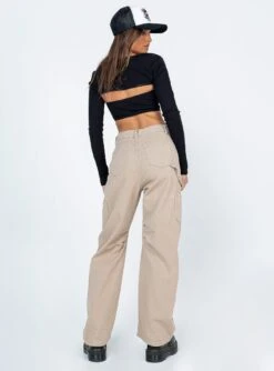 Miami Vice Pants Beige 11 Miami Vice Pants Beige -Chic Clothing Shop 4 modelinfo Lexi us2 48f185f5 2cab 4633 a4e2 a9833e6e8d86