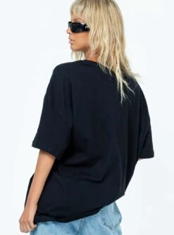 Future Oversize Tee Black 11 Future Oversize Tee Black -Chic Clothing Shop 4 modelinfo beanie us0 c24d848f 5e54 4caf b11e e5d98b6ca838
