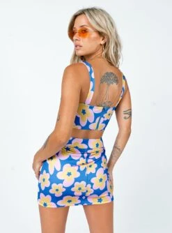 Ilina Mid Rise Mini Skirt Floral Blue -Chic Clothing Shop 4 modelinfo cathlin us2 fd61d6a9 9855 494b 91f4 9708e62b0929