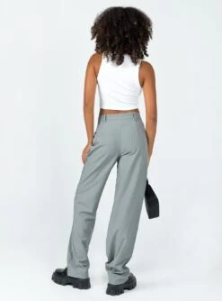 Princess Polly Titius Pant Grey Pinstripe -Chic Clothing Shop 4 modelinfo cindy us2 41d4bb58 acaa 4aea a85a 144aeac0dd32