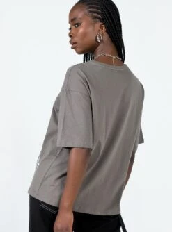 Princess Polly Colorado Graphic Tee Grey -Chic Clothing Shop 4 modelinfo cynthia us4 32db53e0 e527 4c94 8e0a 94d2965fe8c1