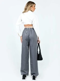 Princess Polly Higgins Pants Grey Pinstripe -Chic Clothing Shop 4 modelinfo emma us2 ae741d1c 2cd5 40f5 8ab0 5e0234b0129f