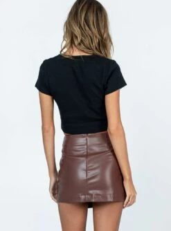 Princess Polly Noelle Mini Skirt Brown -Chic Clothing Shop 4 modelinfo fiona us0 a0f49cf5 baf3 47de a439 b4848ce8d94f