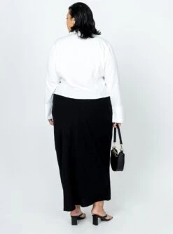 Jodie Maxi Skirt Black Curve -Chic Clothing Shop 4 modelinfo lovisa us18 3866a979 6f46 4716 abab 31963950d921