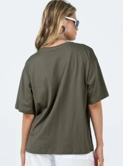 Princess Polly Colorado Dreaming Oversized Tee Charcoal -Chic Clothing Shop 4 modelinfo milli us2 b912e318 cad6 4936 b18d ab3f655958f1