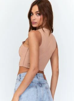 Princess Polly Carney Top Beige -Chic Clothing Shop 4 b57f9577 707b 4ad4 9bc3 0ce7cc2dde28