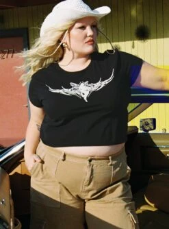 Fairy Wings Shrunken Tee Black Curve -Chic Clothing Shop 5 modelinfo Krysten us16 7ae0d7fd 215e 4ae0 ab53 a52c503c0438