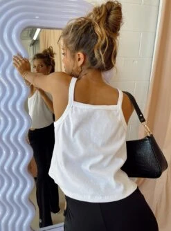 Ashby Top White 9 Ashby Top White -Chic Clothing Shop 5 modelinfo elise us2 a360c62e bf35 4ecf a0df 53e6d2cecfd4