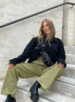 Princess Polly Lista Elastic Pocket Pants Green 21 Princess Polly Lista Elastic Pocket Pants Green -Chic Clothing Shop 5 modelinfo emma jane US2 c351372e d9da 4a7f a230 6e927aa413bf