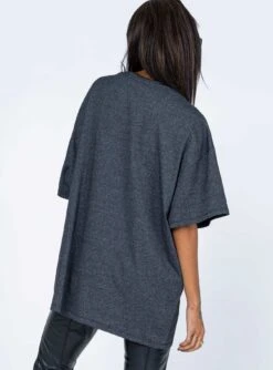 Princess Polly Hyper Galactic Oversize Tee Black -Chic Clothing Shop 5 modelinfo feturi us2 b84442f0 e0f6 42ea 87d2 0cc952eb724a