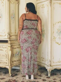 Colton Maxi Skirt Multi Curve 9 Colton Maxi Skirt Multi Curve -Chic Clothing Shop 5 modelinfo javi us14 7c57b5d7 cdfa 4be2 8ac9 15062571f1ff