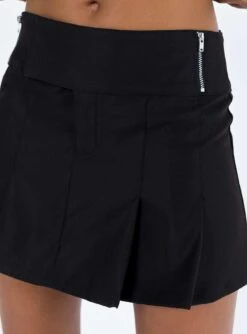 Jack Mini Skirt Black -Chic Clothing Shop 5 modelinfo lola us4 b9d9a228 5210 42e5 9887 43beeefab958