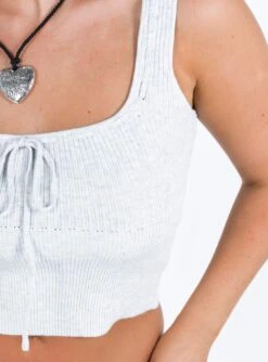 Ferna Top Grey -Chic Clothing Shop 5 modelinfo mikayla us8 5e25bae2 0f2d 4992 ab75 4771a695f8ca