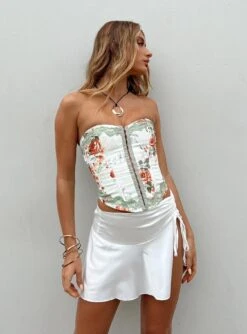 Yamie Bustier Top Multi -Chic Clothing Shop 5 modelinfo saskia us2 af8b64b3 c5f8 42b5 b634 5e3e741bf0b3