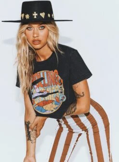 The Rolling Stones Jet Plane Crop Tee -Chic Clothing Shop 5 e97a2233 2a97 4a62 84eb bea5e437d860