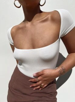 Princess Polly Langley Bodysuit White -Chic Clothing Shop 6 modelinfo Sarah us4 da929d67 7403 4f1e a2c8 67987e44b862